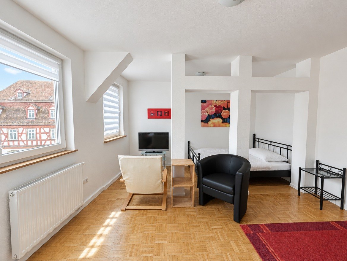 Appartement 10, Neue Straße, Wohn- und Schlafbereich unter der Dachschräge