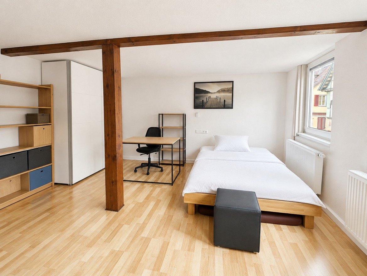 Appartement 6, Neue Straße, Wohn- und Schlafraum mit Holzbalken